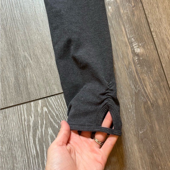 Lululemon Cropped Low Rise Rouched Leggings Charcoal Gray Size 6 - Picture 3 of 9